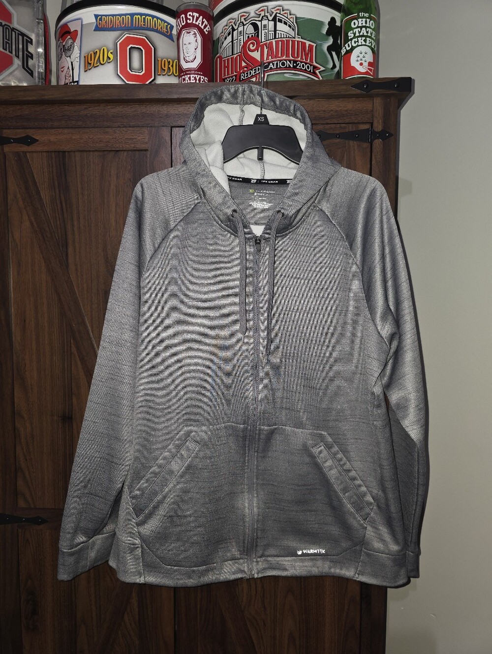Awesome Men's Gray TEK GEAR "Warm Gear" Full Zipper Athletic Jacket Size Large